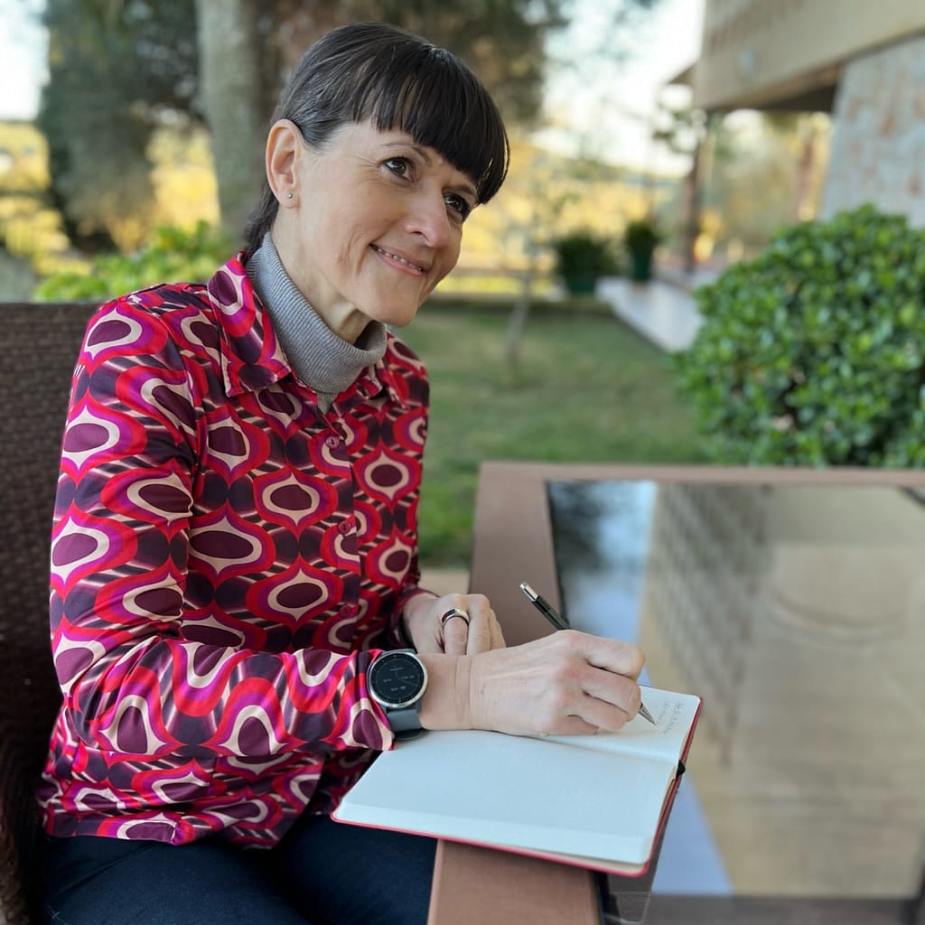 Claudia beim Schreiben